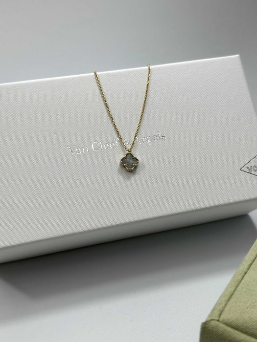 Colier MINI Van Cleef & Arpels Gold 18K Gray