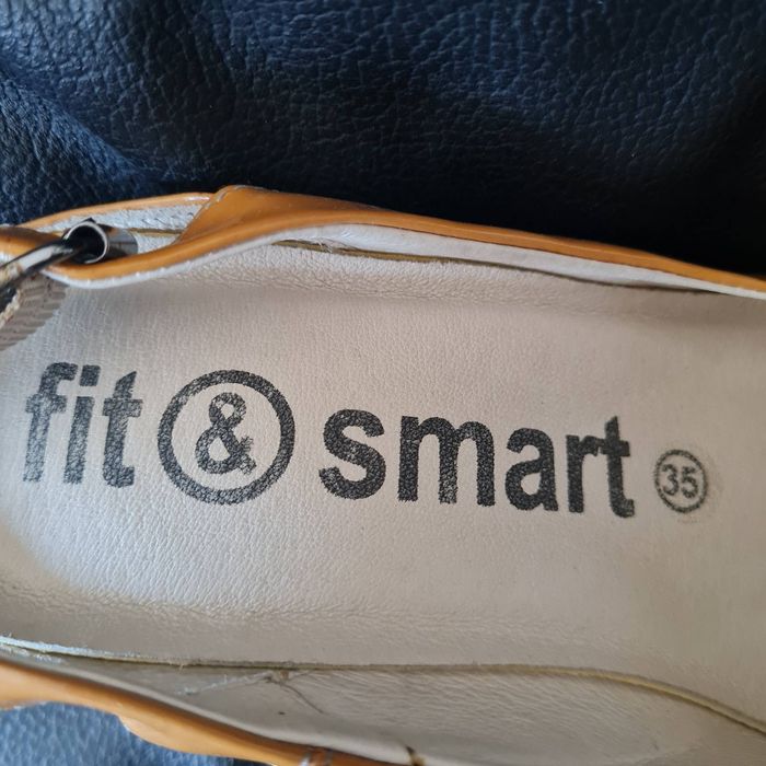 Дамски кожени сандали