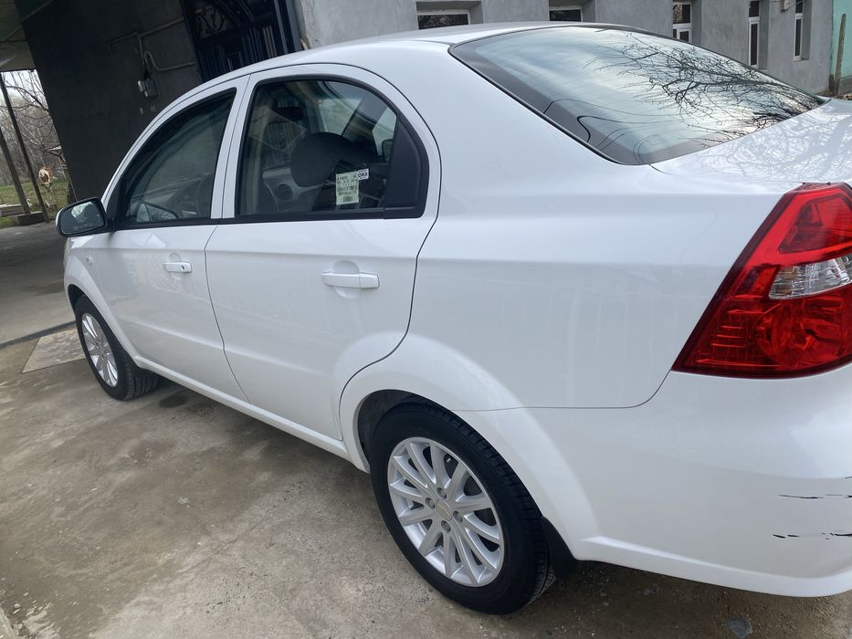 Nexia 3 sotiladi radnoy