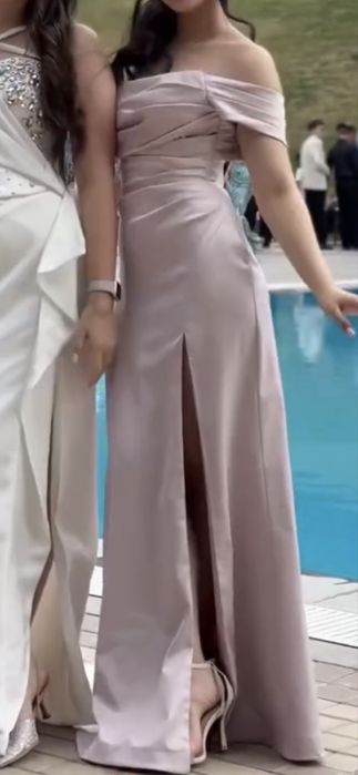 Вечернее платье