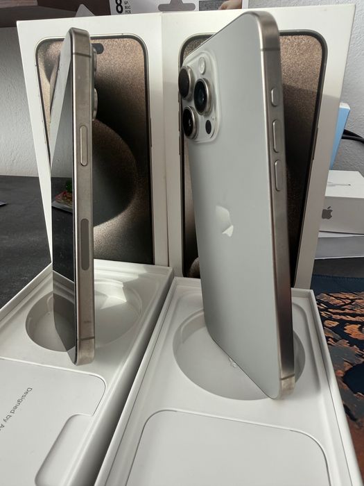 Vând 2 bucăți IPhone 15 Pro Max 256GB