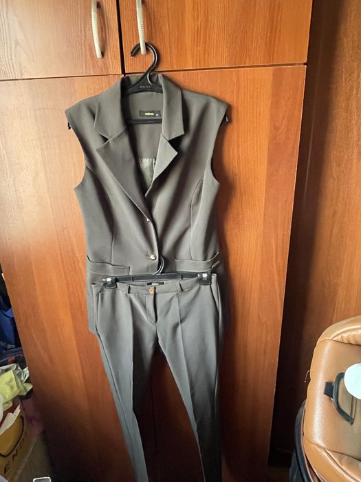 Двойка женская жилетка и брюки