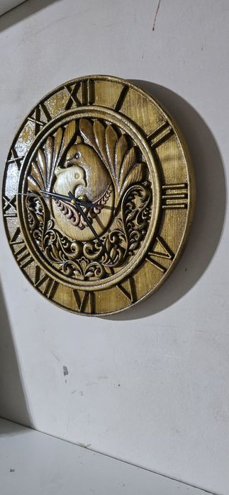 Дървени стинни часовници различни модели