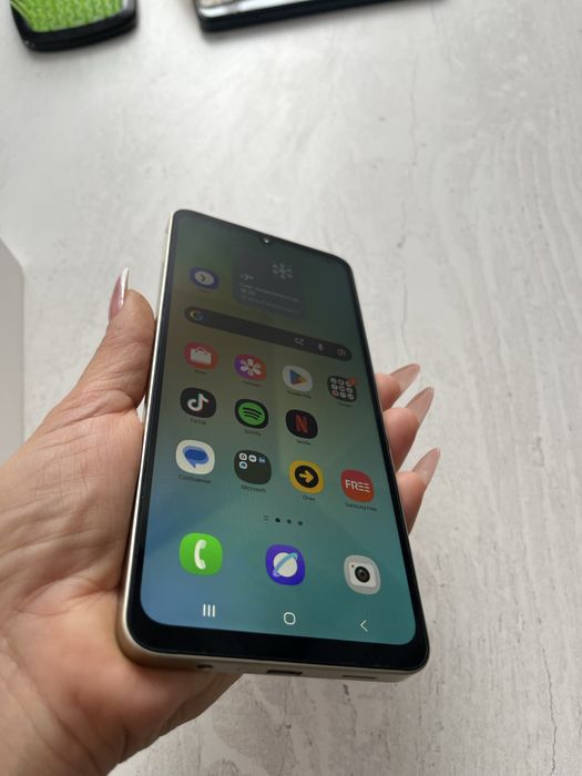 Продам телефон !