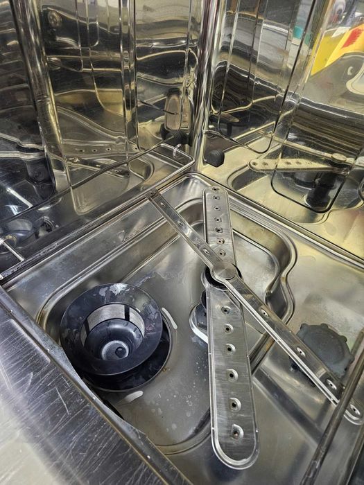 Професионална Съдомиялна машина Miele G8066 с 12 месеца гаранция