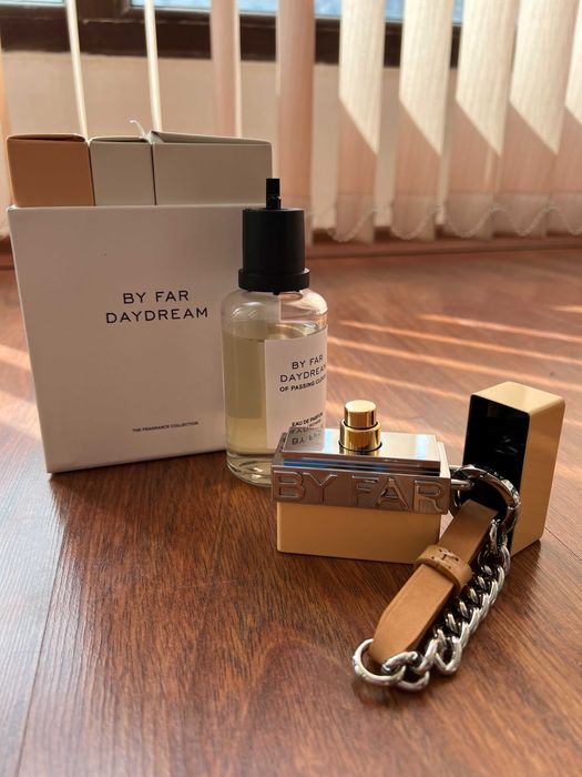 BY far daydream original