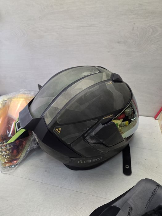 Icon AIRFLITE Battlescar 2 Helmet Каска Нова с Визьори Размер L 59-60