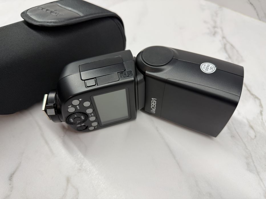 Fujifilm XH-2 + обектив 16-80 mm + външна светкавица + раница