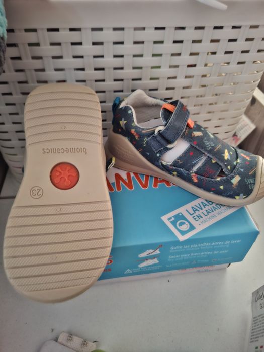 Чисто нови сандали biomecanics 23