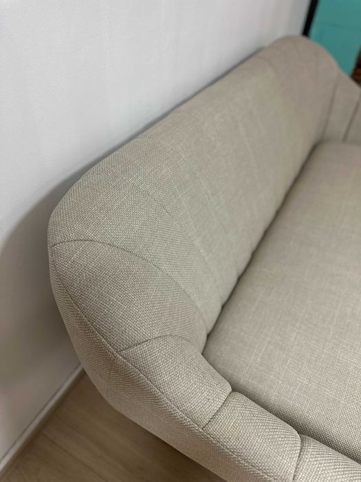 Диван 2.5-местен – бежов текстил / цвят дъб