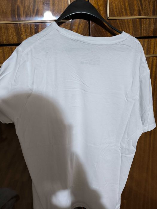 Нови тениски , не обличани