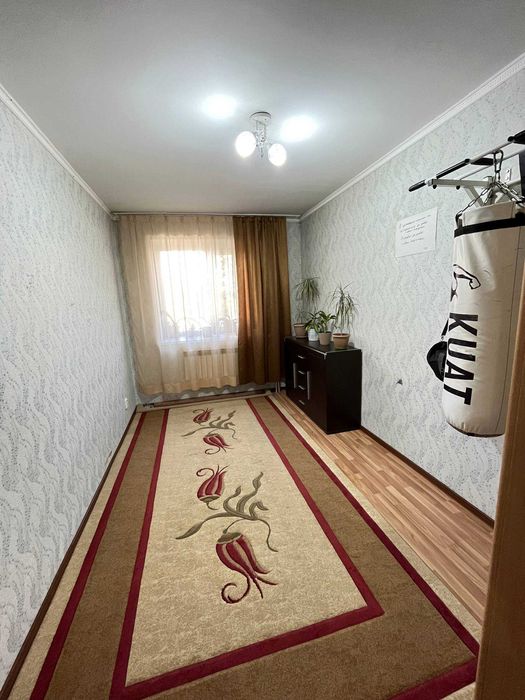 продам 3х комн квартиру на Кунаева