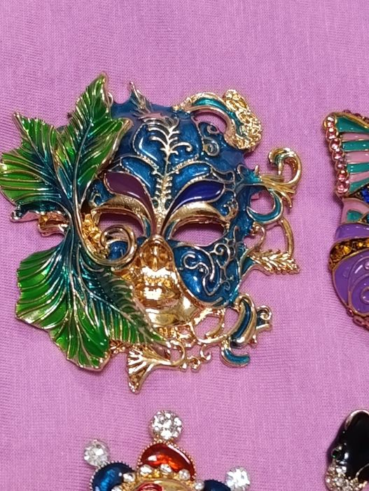 Броши ювелирные. Прага