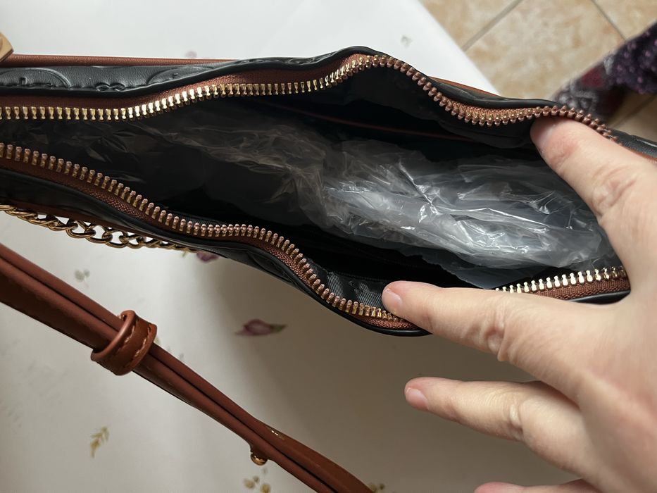 сумка, очки, бандаж для лица