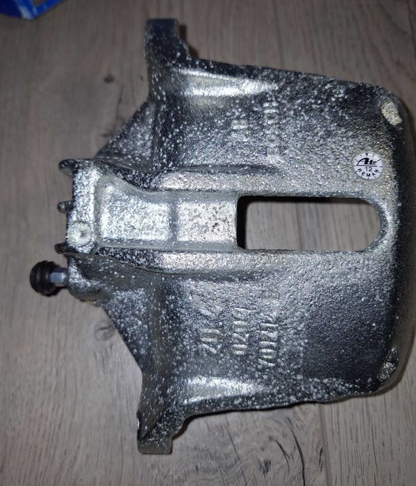 Части Пежо и Ситроен(амортисьори, спирачни апарати и челюсти, тампони)