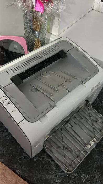 Продаеться принтер HP LaserJet P1102
Б/у
Есть провод в комплен