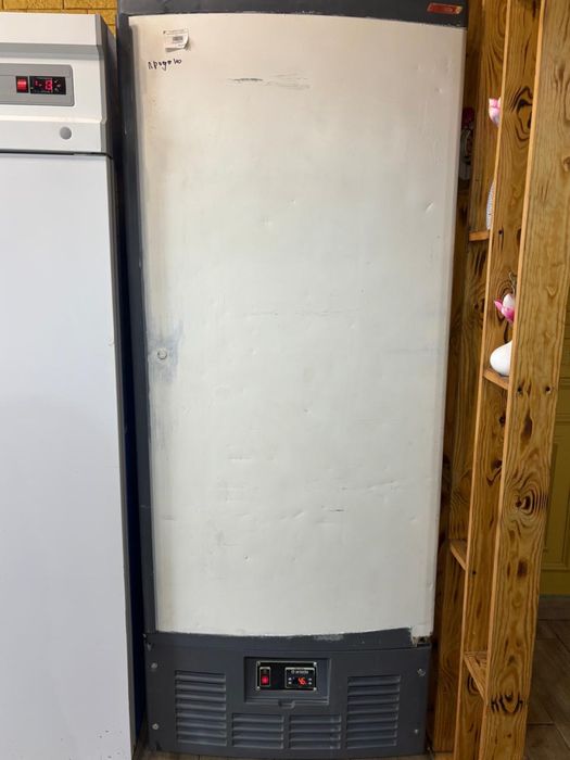 Продам холодильник для кафе