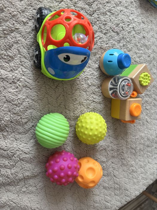Развивающие игрушки для малышей , много