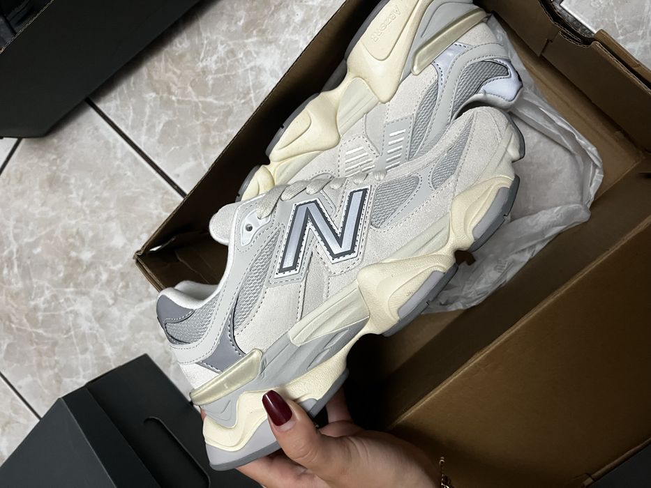 New Balance 9060