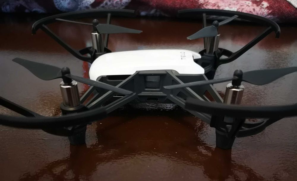 Tello дрон БЕЗ БАТЕРИЯ! / Tello drone WITHOUT BATTERY!