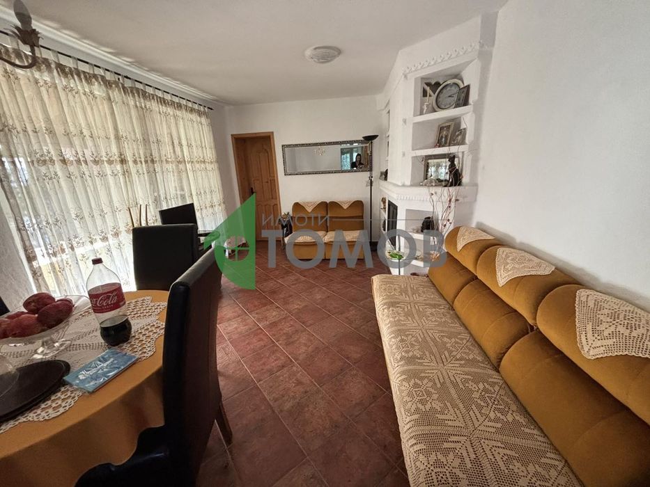 Невероятна къща на три етажа в село Яворово