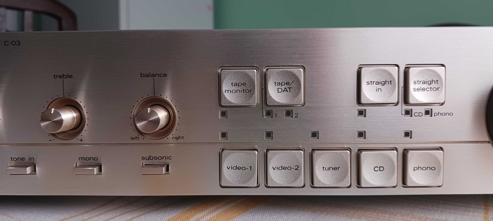Предусилвател Luxman C-03 Class A