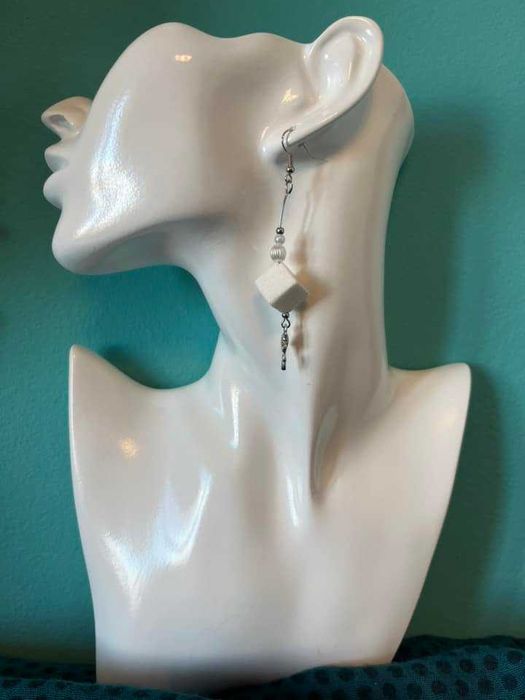 Комплект колие и обици в синьо и бяло с рибки модел 66