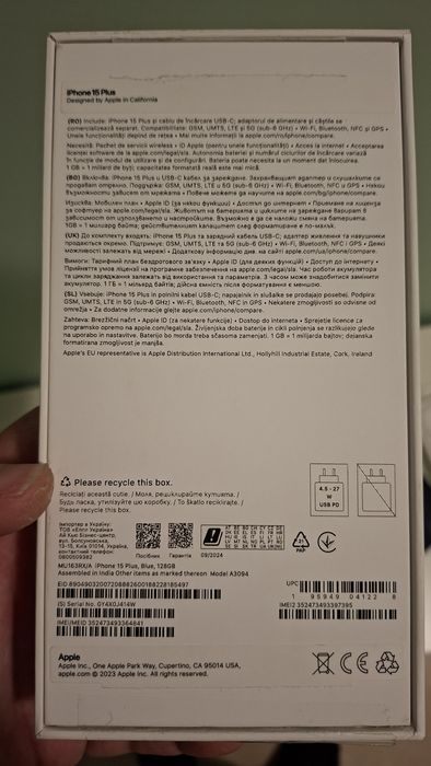 iPhone 15 Plus 128 GB, перфектен + оригинален MagSafe калъф