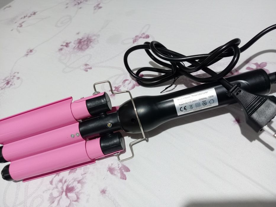 Vând placa pentru bucle e noua