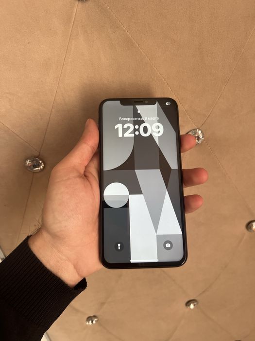 Продам IPhone XS max 64gb