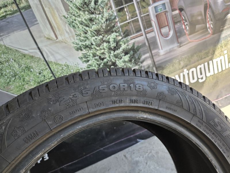 235/50/18 DUNLOP 4бр