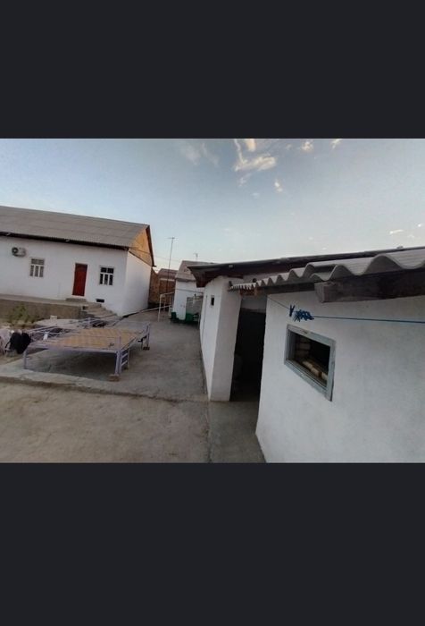 шахар марказидан уй карши шахар Уй сотилади Жайхун кучасида  жойлашган