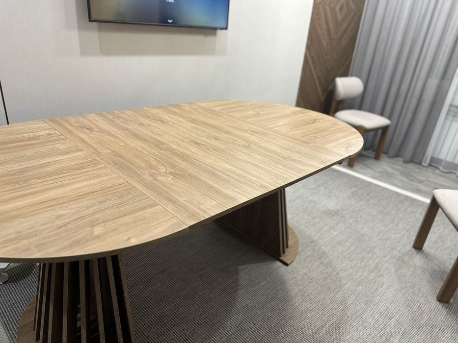 Стол обеденный. Раздвижной