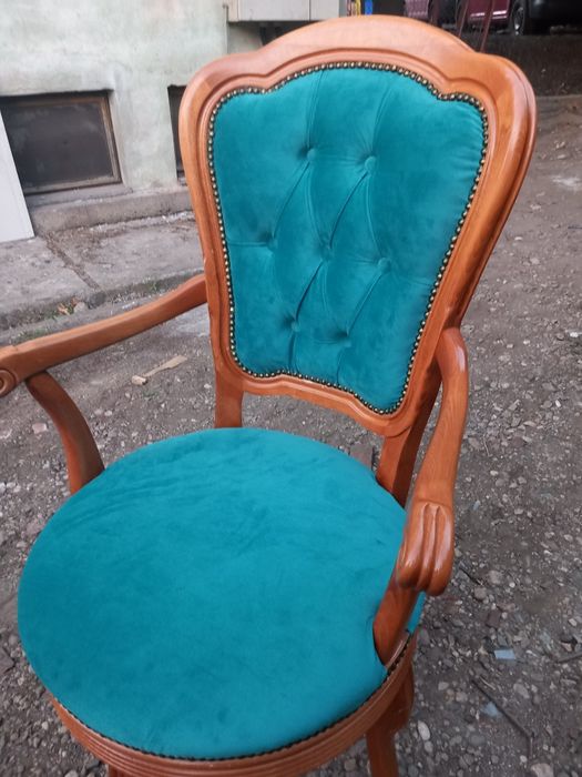 Retapitat canapele coltare scaune usi birouri etc.