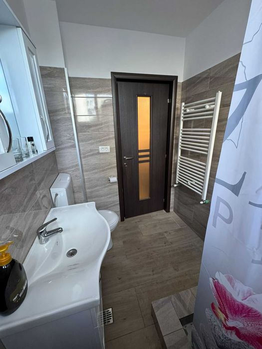 Apartament semidecomandat in regim hotelier