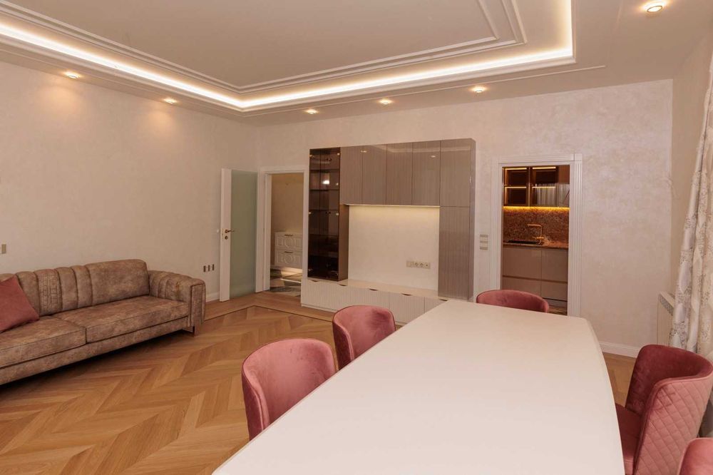 Продава се Двустаен апартамент в София, Левски - 112 кв.м за 1474 €/кв.м - Снимка #1