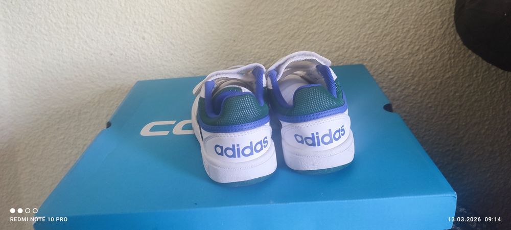 Продавам детски маратонки Adidas