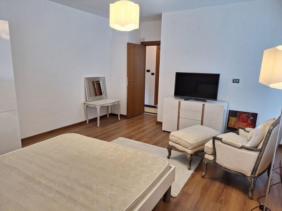 Дава се под наем Тристаен апартамент в София, Лозенец - 111 кв.м за 1100 € - Снимка #7