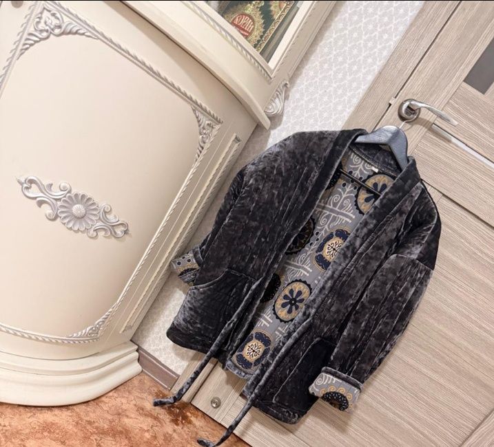 Бешпент бомбер. 7500 тыс теңге.