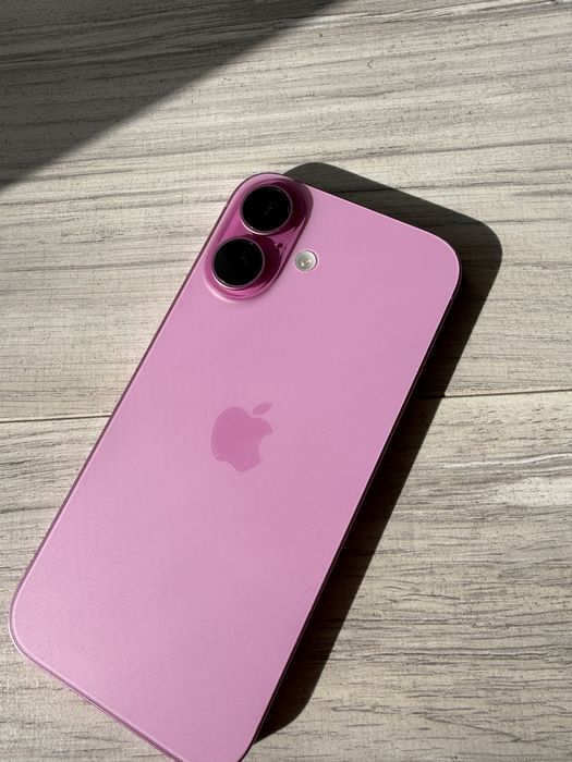 Iphone 16 pink impecabil