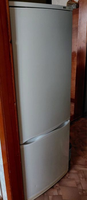 Продам Холодильник LG