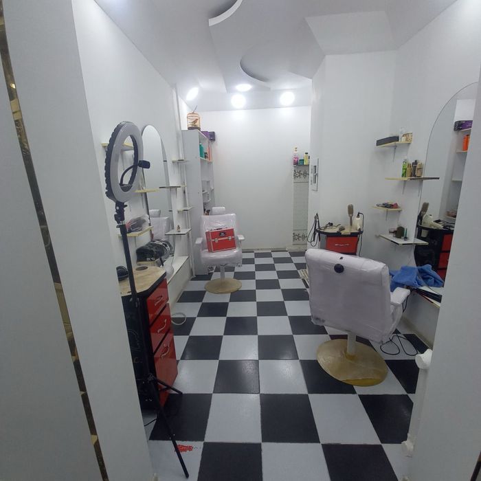 Pod ofis Yunusobod krug vdol dorogi