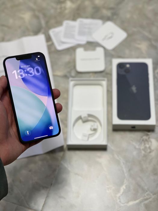 Продам iPhone 13