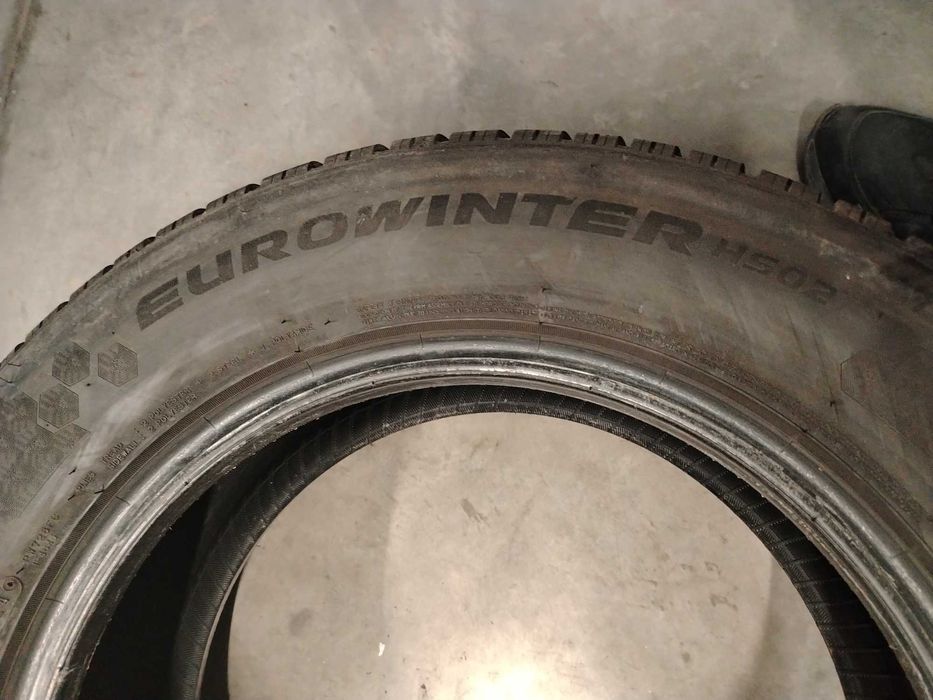 2бр.зимни гуми 215/60/16 Falken