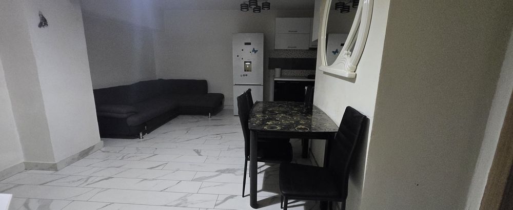 Inchiriez apartament zona bulevard