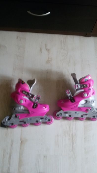 Продавам ролери.