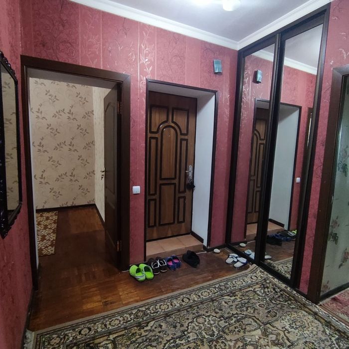 Продам 3 ком Юнусабад 2 квартал Кирпич