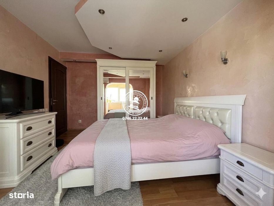 Apartament spectaculos, bloc tip vilă, Târgu Cucu
