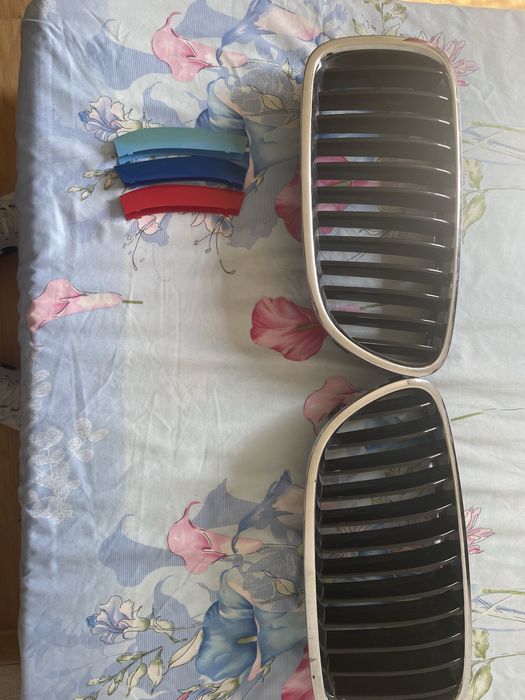 Grile frontale auto + inserții decorative M – aspect sport premium