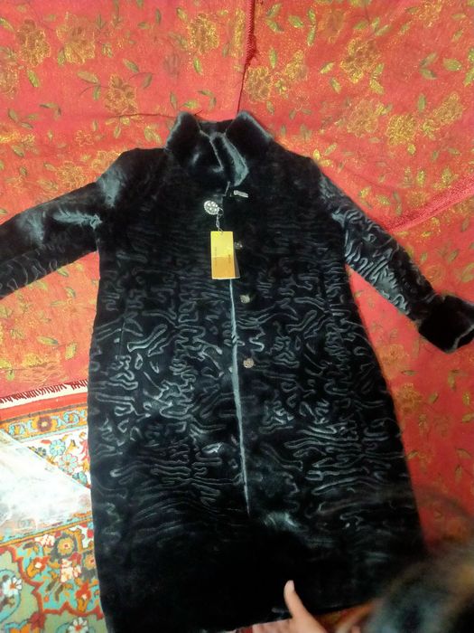Продам шубу новую